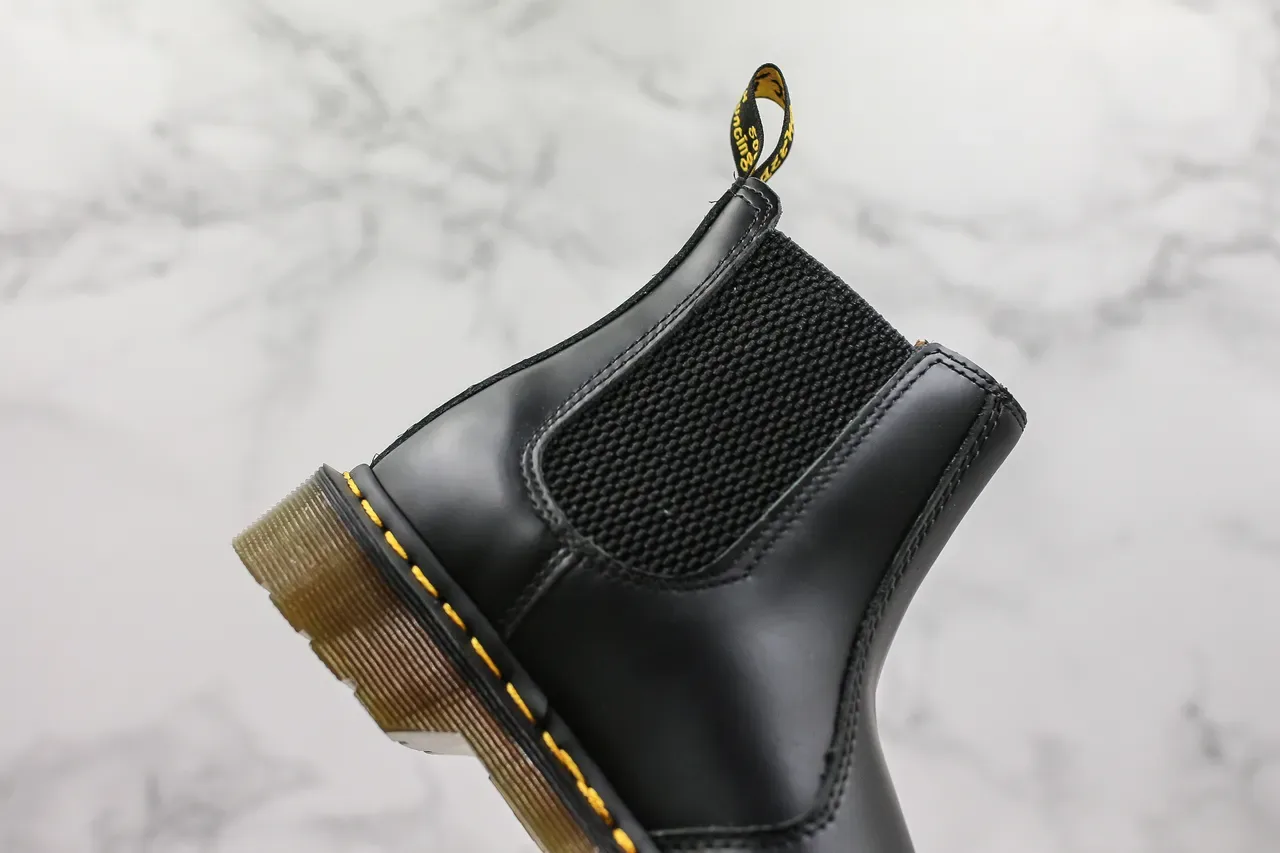Dr. Martens কালো হলুদ মসৃণ চামড়া লোচড় সাইড গুসেট চেলসি বুট 6