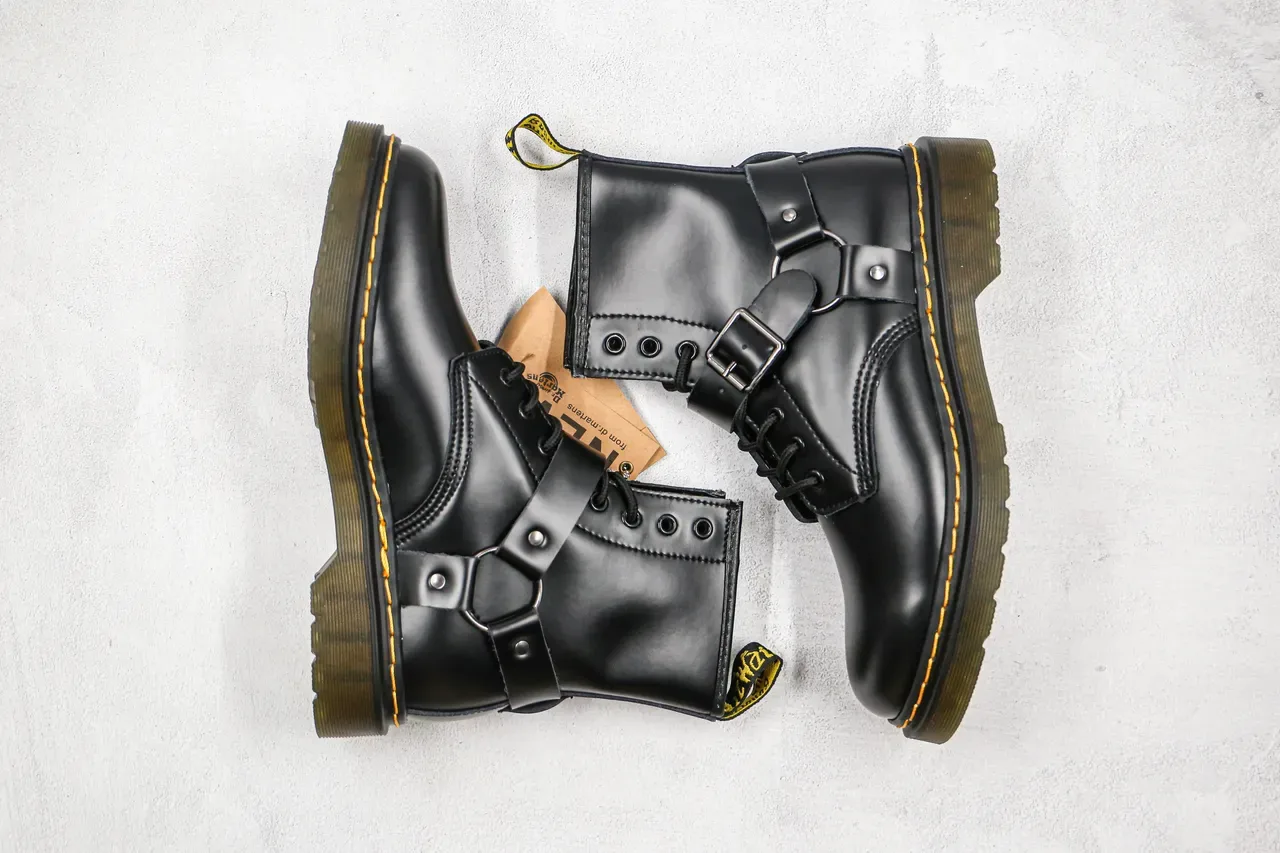 Dr. Martens মার্টিন বুট কালো/হলুদ চিকন চামড়া ওয়েল্ট স্টিচিং 10