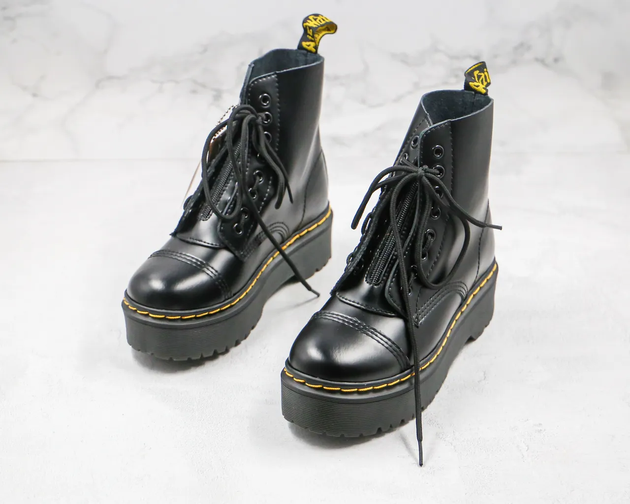 Dr. Martens Jadon काला पीला प्लेटफॉर्म सोल कैप टो मार्टिन बूट्स 9