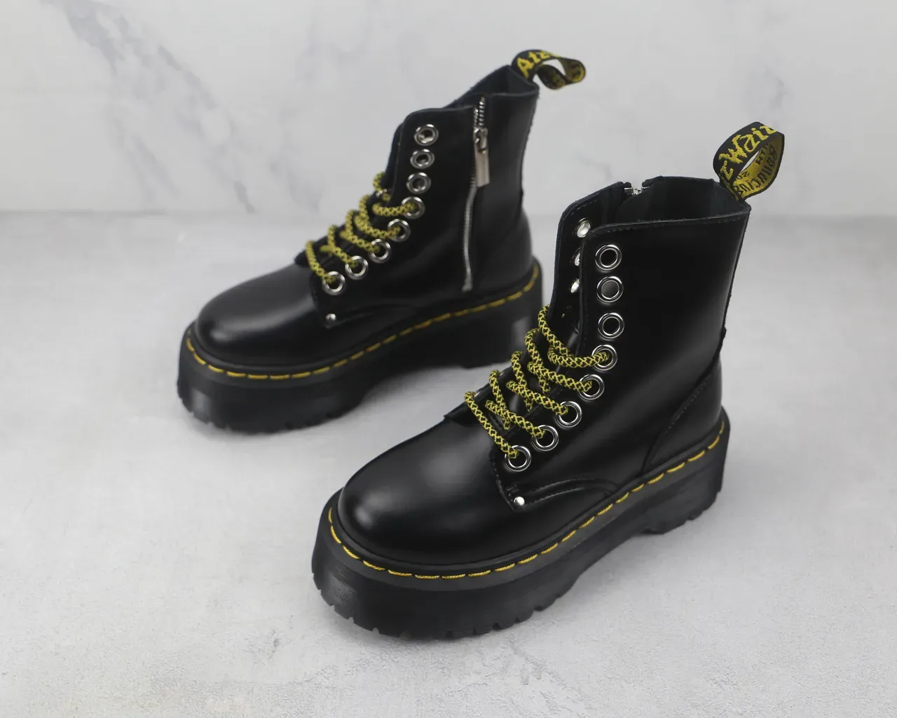 Dr. Martens Jadon কালো ও হলুদ প্ল্যাটফর্ম সোল মসৃণ চামড়া মার্টিন বুট 4