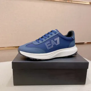 Emporio Armani নীল সাদা EA7 লোগো ব্র্যান্ডিং দ্বি-টোন উপর লাইফস্টাইল স্নিকার