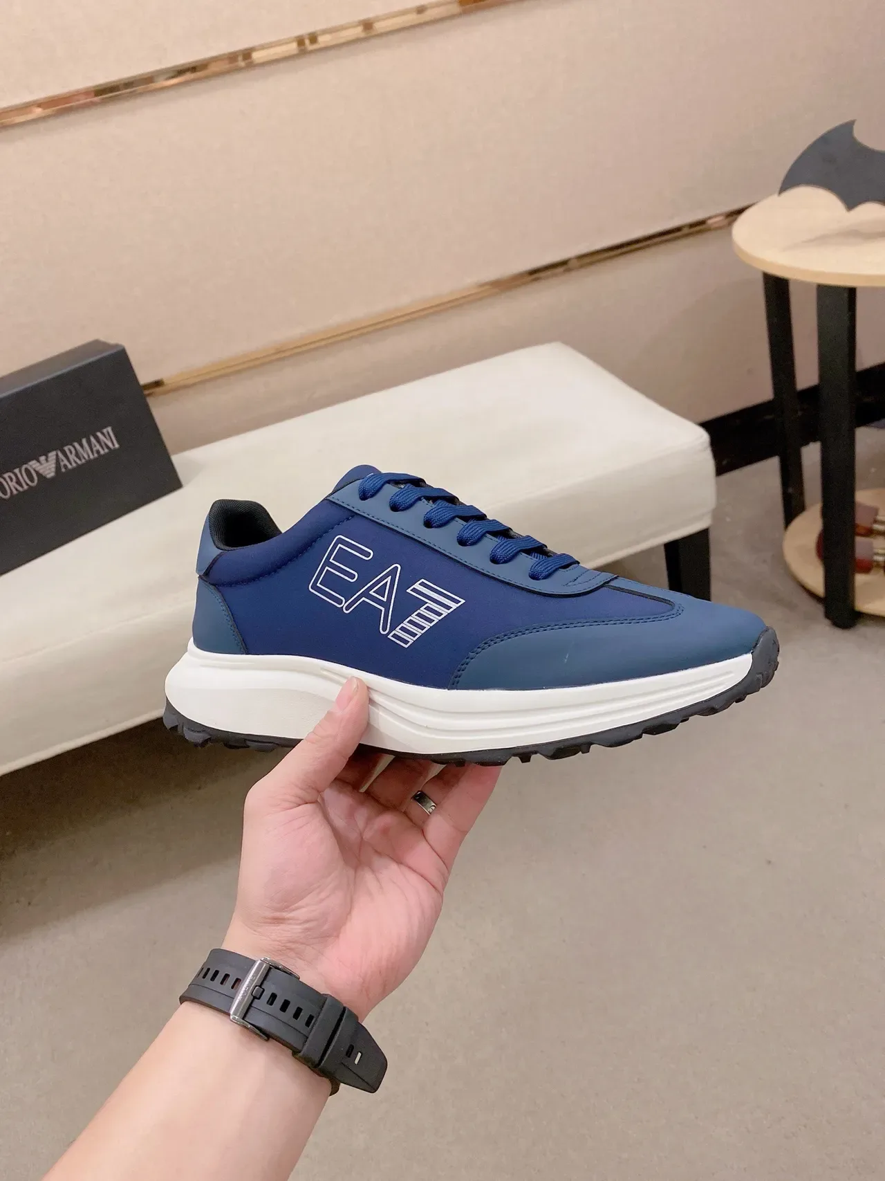 Emporio Armani أزرق أبيض EA7 شعار علامة تجارية ثنائي اللون العلوي أسلوب الحياة أحذية رياضية 4