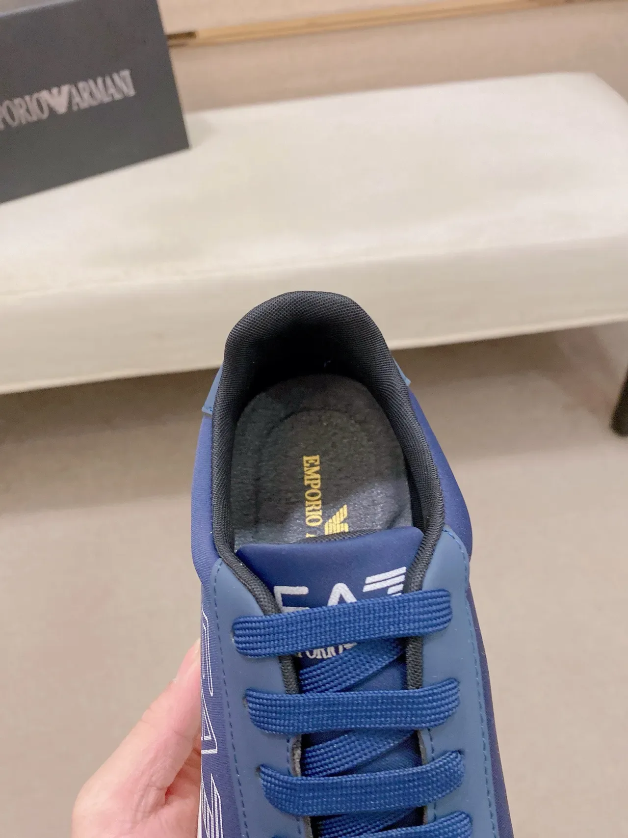 Emporio Armani أزرق أبيض EA7 شعار علامة تجارية ثنائي اللون العلوي أسلوب الحياة أحذية رياضية 6