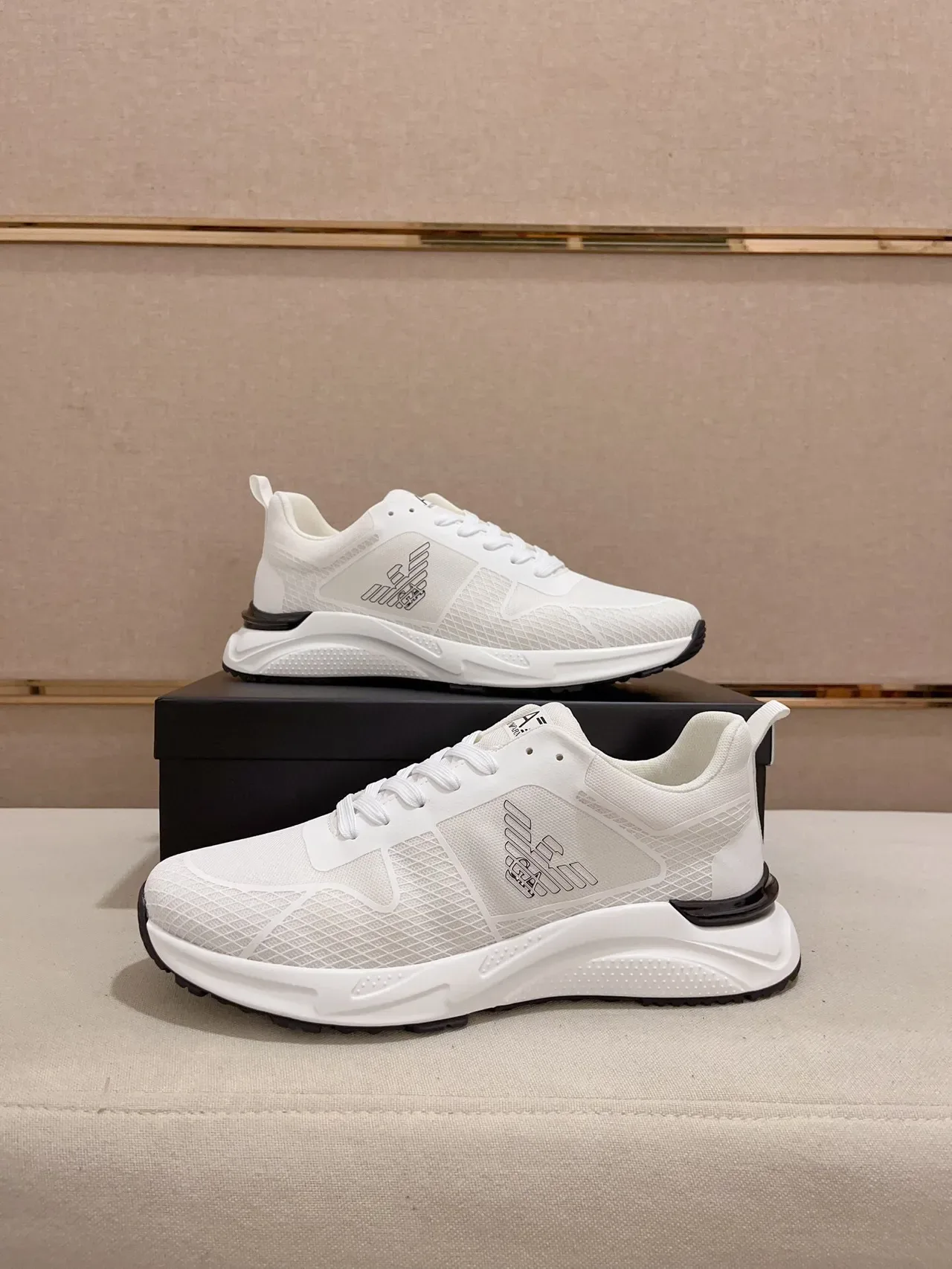 Emporio Armani EA7 حذاء رياضي أبيض شبكي لايف ستايل 7