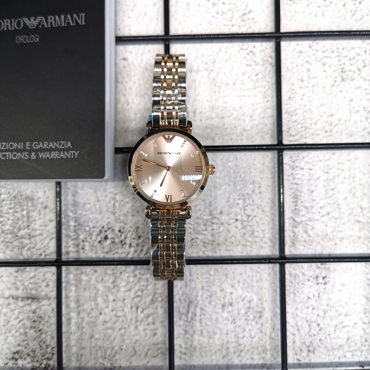 Emporio Armani ذهبي فضي حالة دائرية وجه شمسي ساعة كوارتز 2