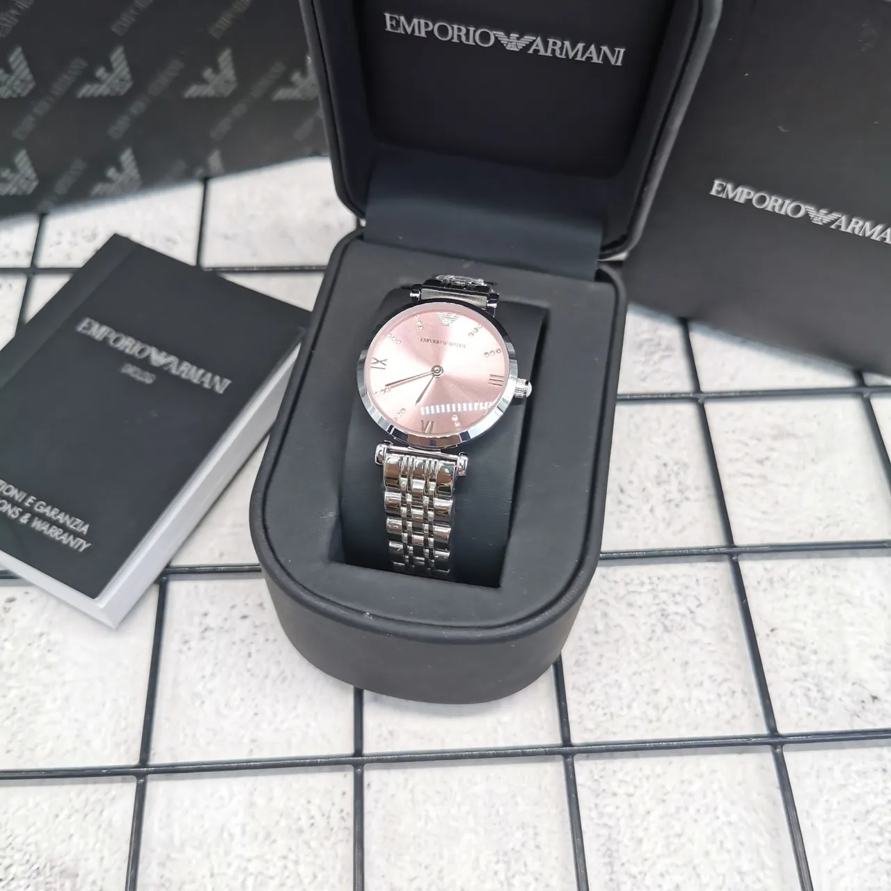 Emporio Armani Relógio de caixa redonda prata rosa dial sunburst quartzo 2