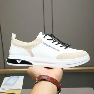 Emporio Armani Blanco y Beige Panel de Ante Estilo de Vida Zapatillas
