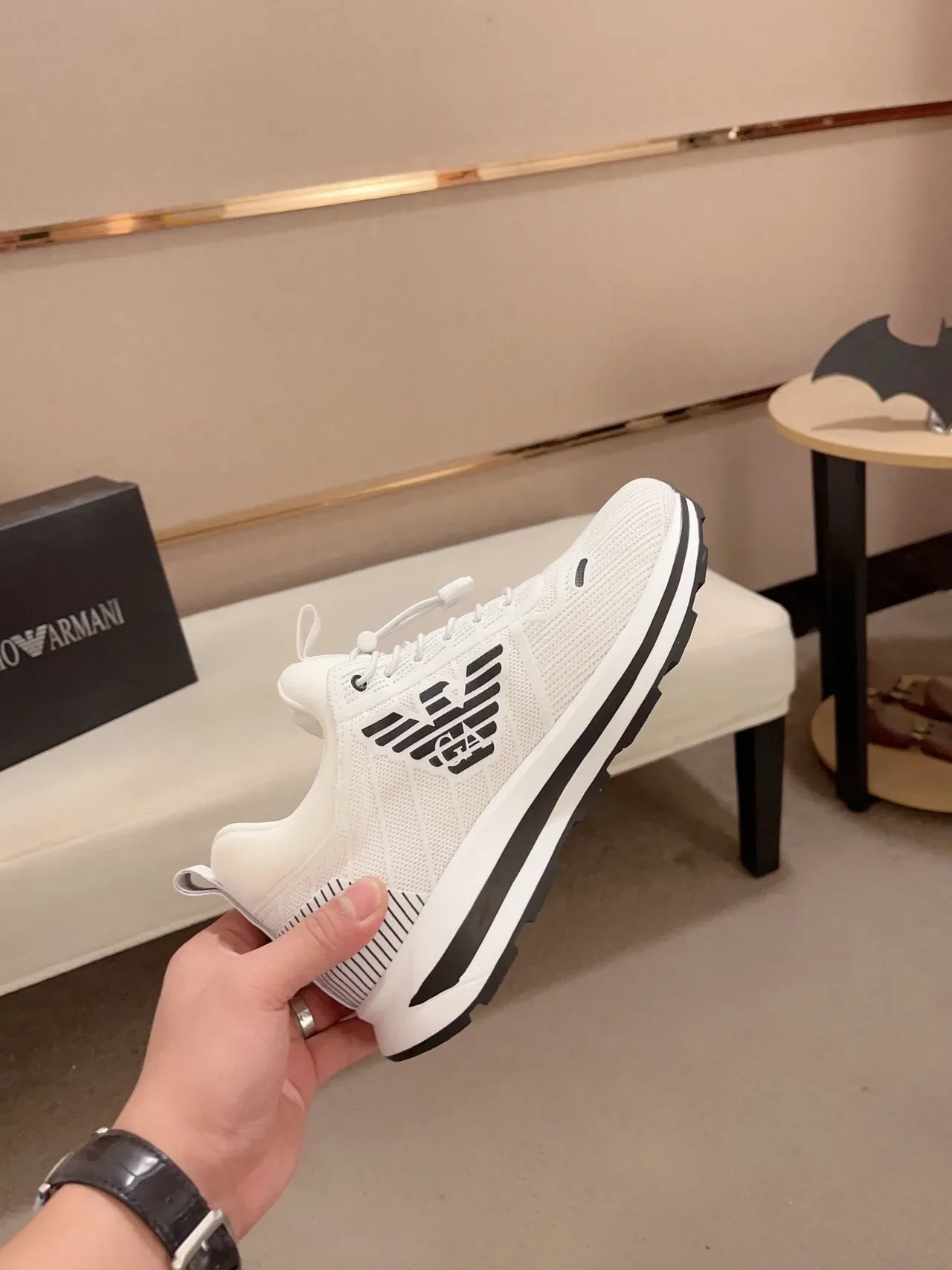 Emporio Armani Tênis Lifestyle Branco e Preto com Logo de Águia 6
