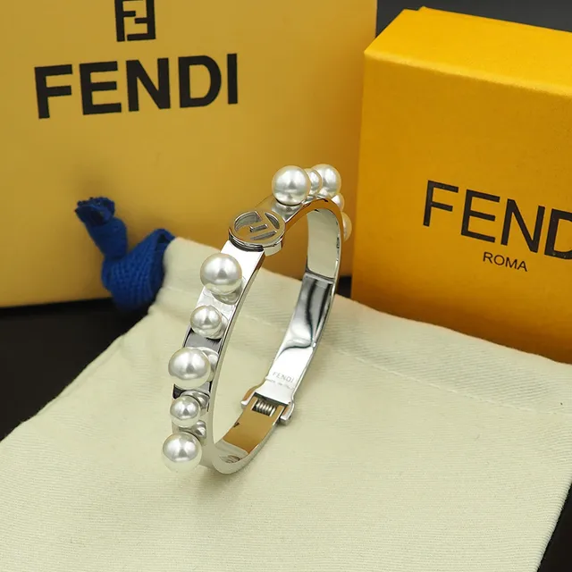 Fendi F Is Fendi Bracelet perlé en ton doré avec logo 7