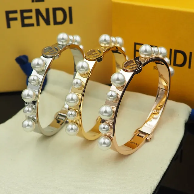 Fendi F Is Fendi Bracelet perlé en ton doré avec logo 9