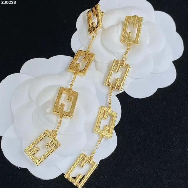 Fendi FF بامبو ذهبي شعار لينكس قلادة 4