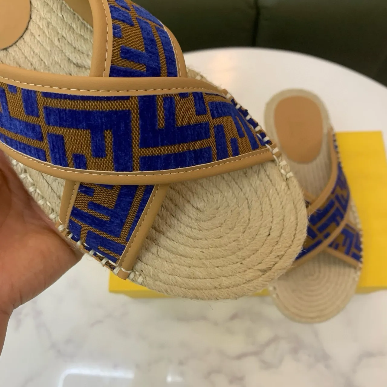 Fendi FF জ্যাকার্ড ক্রসড স্ট্র্যাপ এসপাড্রিল চপ্পল 5