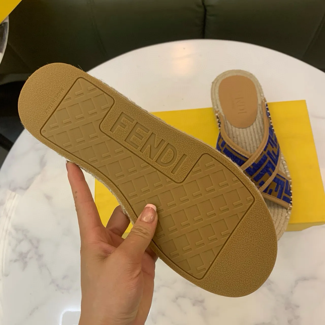 Fendi FF জ্যাকার্ড ক্রসড স্ট্র্যাপ এসপাড্রিল চপ্পল 8