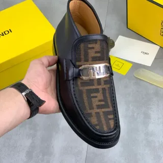Fendi FF काला भूरा चमड़ा मोनोग्राम फैब्रिक वैंप लोअफर