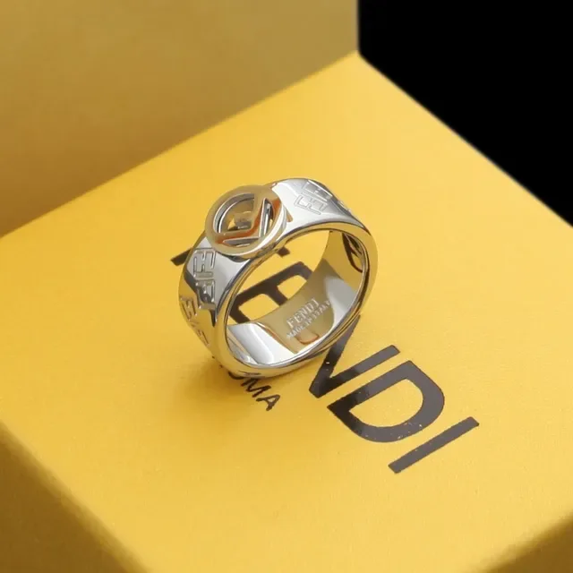 Anillo Fendi FF Logo Banda Ancha Oro Rosa 3