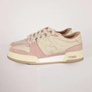 Fendi First 粉米色层叠麂皮和皮革鞋面压印 FF Logo 生活方式运动鞋