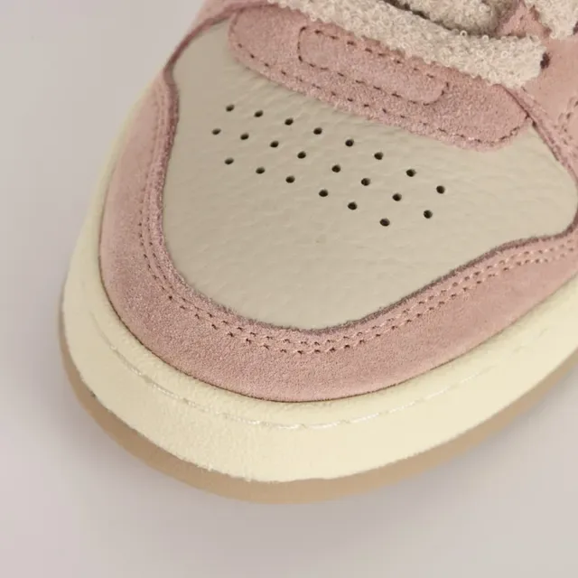 Fendi First Rosa Beige En Capas Ante Y Cuero Parte Superior Con Logo FF Embossado Zapatillas Lifestyle 5