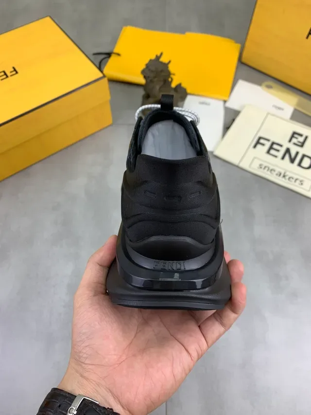 Fendi Runner Chaussures Chunky Cuir Perforé et Daim Noir 4