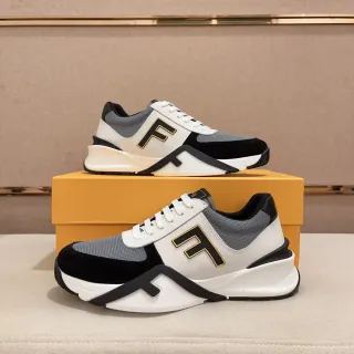 Fendi 白色 黑色 粗厚鞋底 混合材质鞋面 生活方式运动鞋