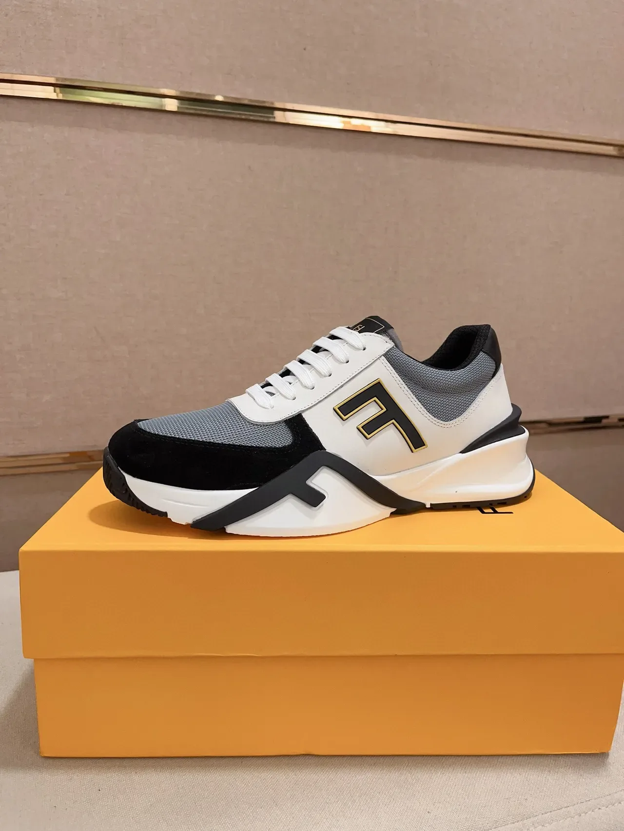 Fendi White Black Chunky Sole Mixed-Material Upper Lifestyle Sneakers 4