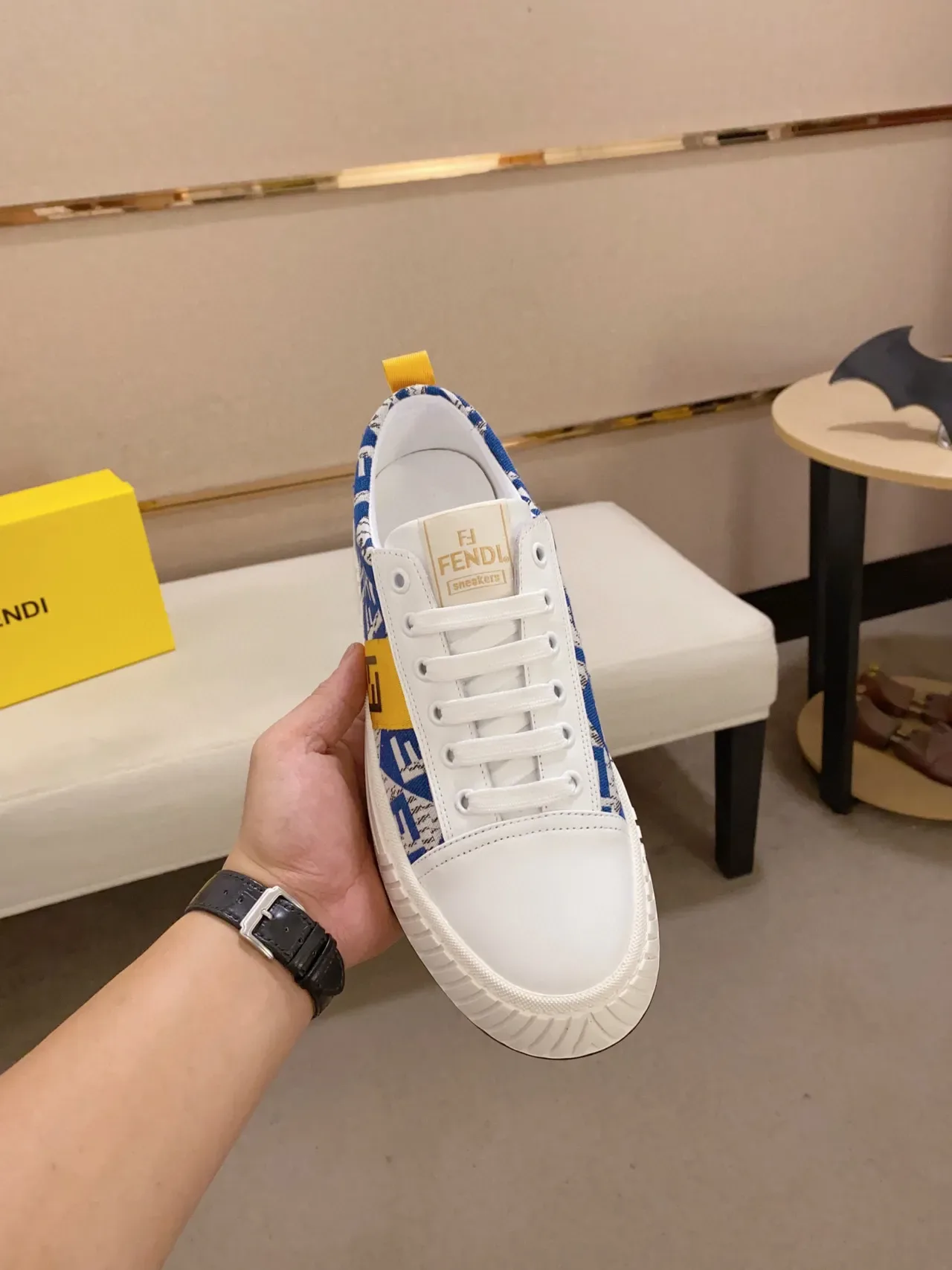 Fendi 白色蓝色低帮平台鞋底生活方式运动鞋 8