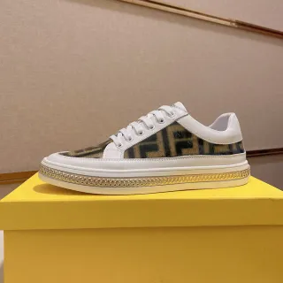 Fendi 白色金色印花侧面板链条中底装饰运动鞋