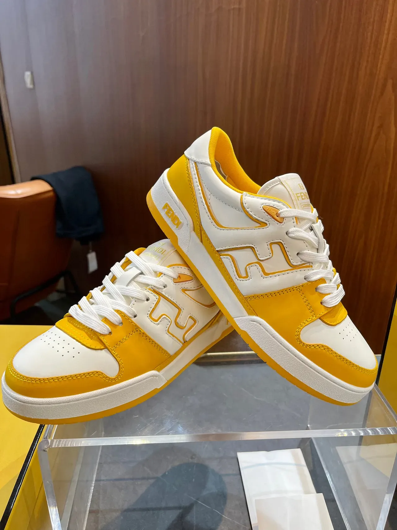 Fendi Sneakers Lifestyle Blanches Jaunes Low-Top Color-Bloquées 2