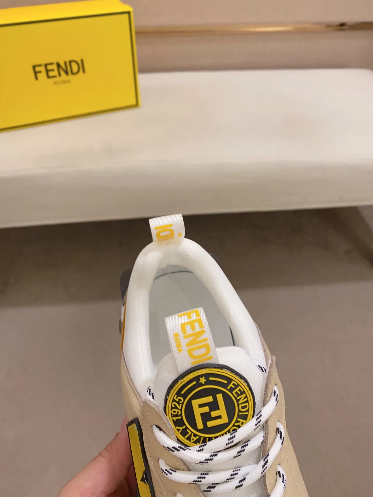 Fendi Suela Amarillo Beige Motivo Ojo Monstruo Zapatillas Chunky 5