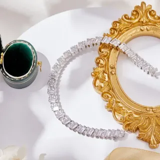 Collier Choker avec pierres baguette et rondes Channel-Set