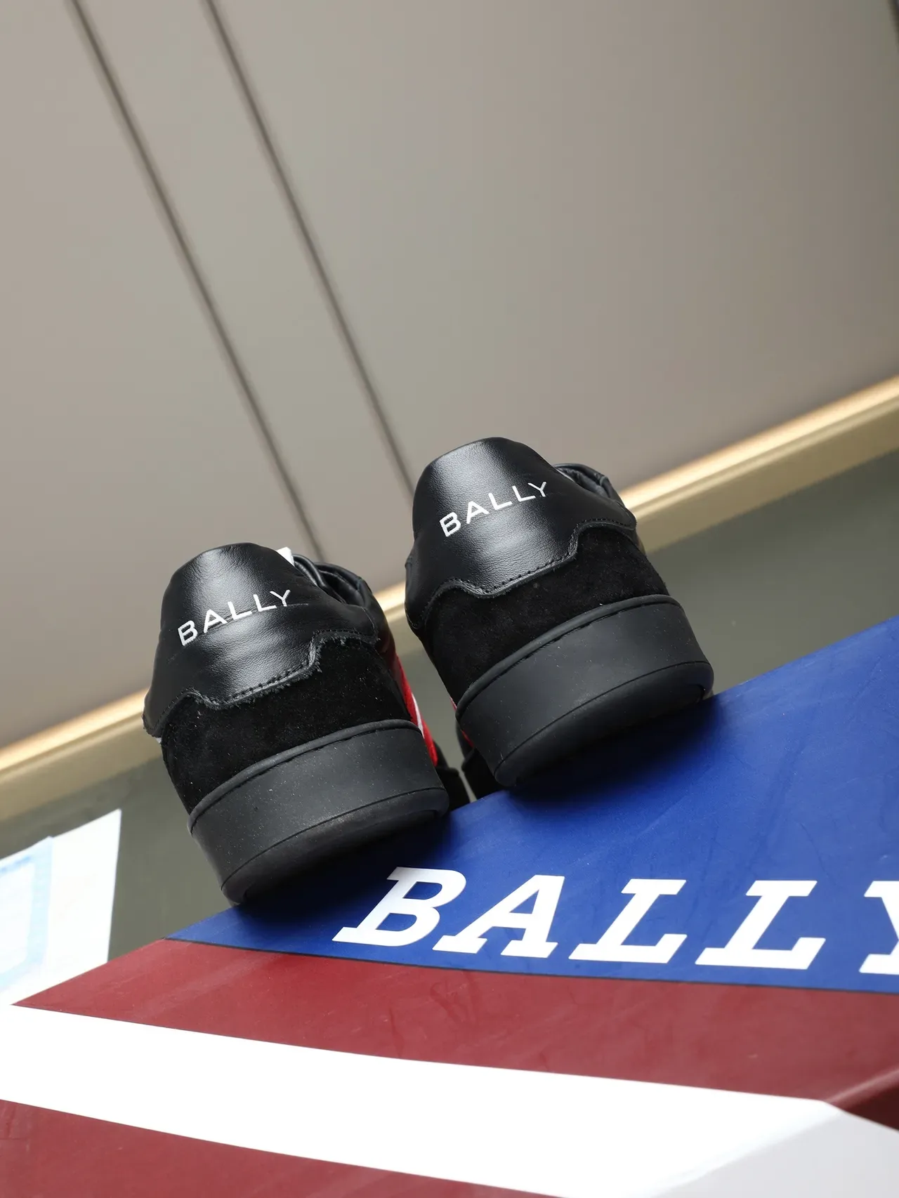 BALLY Black Red Leather-Suede Hybrid Upper Side Stripe Detail Lifestyle Sneakers 3