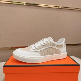 Zapatilla Lifestyle Beige y Blanco de Malla Low-Top