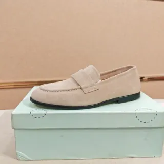 Mocassim de camurça bege com tira penny