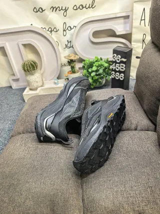 Black and Silver Laceless Chunky Sneakers 6