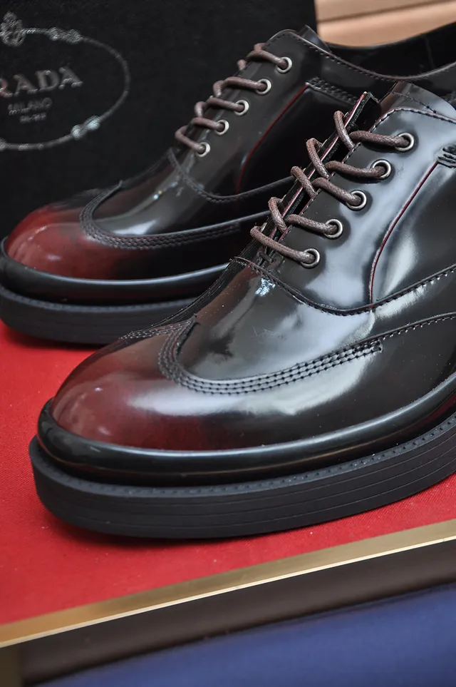 Brogue à aile noire cuir verni brillant bordeaux 2