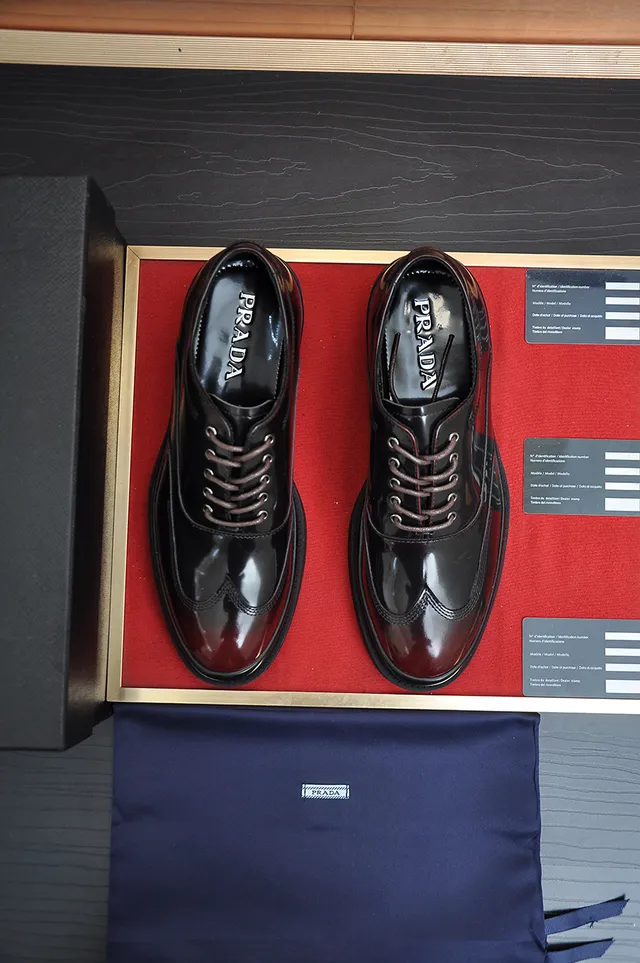 Brogue à aile noire cuir verni brillant bordeaux 5