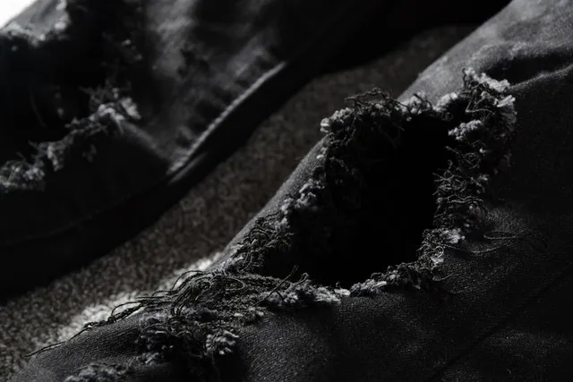 Pantalones Vaqueros Negros Rotos Ajustados 9