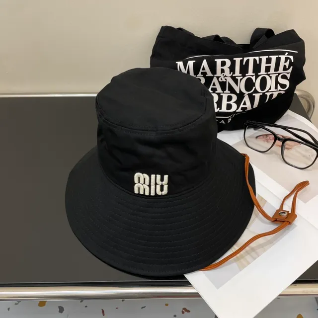 Sombrero de cubo negro con logo bordado y ala ancha 9