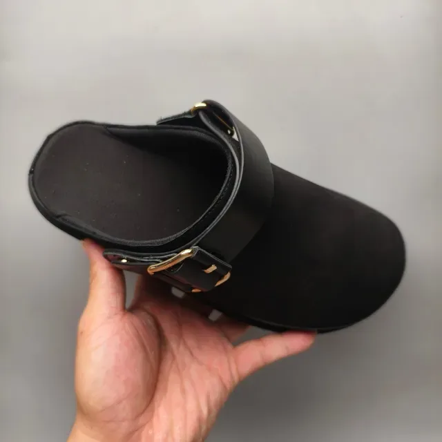 Zapatos casuales negro y oro con correa de hebilla y suela de plataforma 3