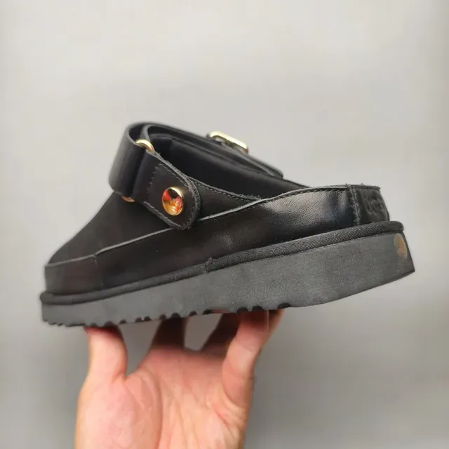 Zapatos casuales negro y oro con correa de hebilla y suela de plataforma 4
