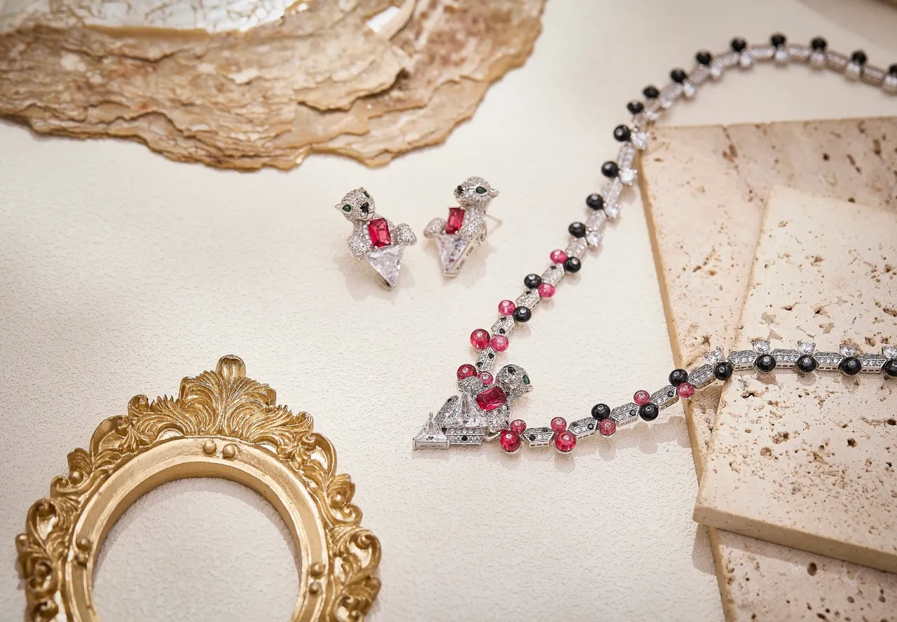 Black Red Multi-Gemstone Pavé-Set Necklace 3