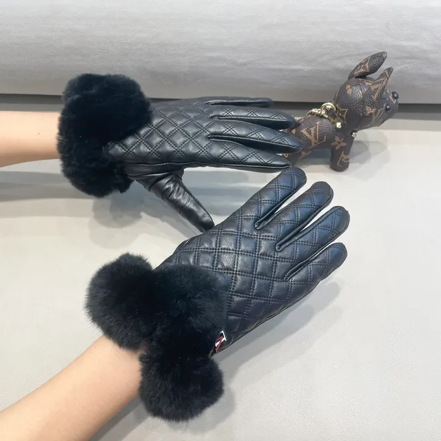 Gants en cuir noir et rouge matelassés avec ourlet de fourrure 2