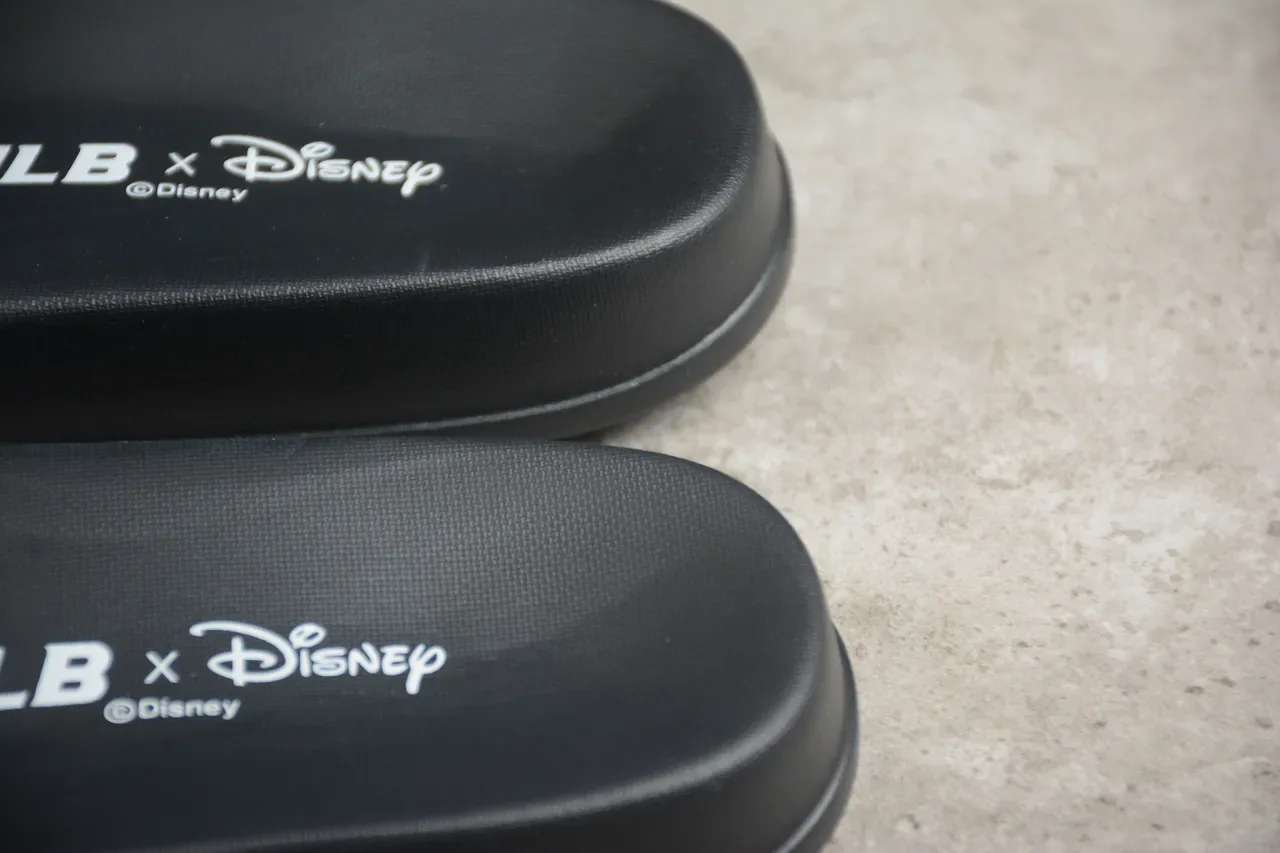 Zapatillas de Casa Negro Blanco Suela de Goma con Tirante Monogramado 5