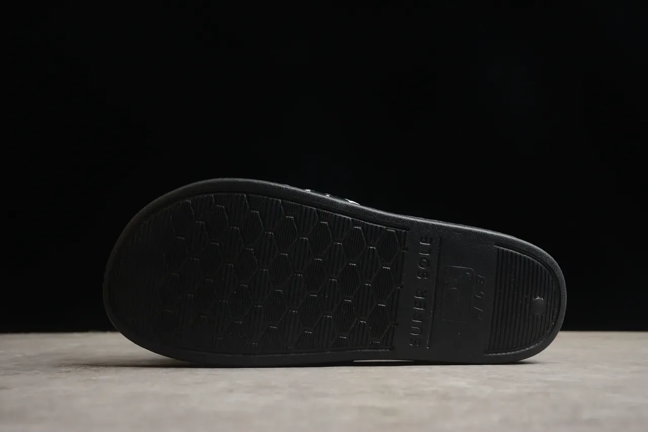Zapatillas de Casa Negro Blanco Suela de Goma con Tirante Monogramado 10