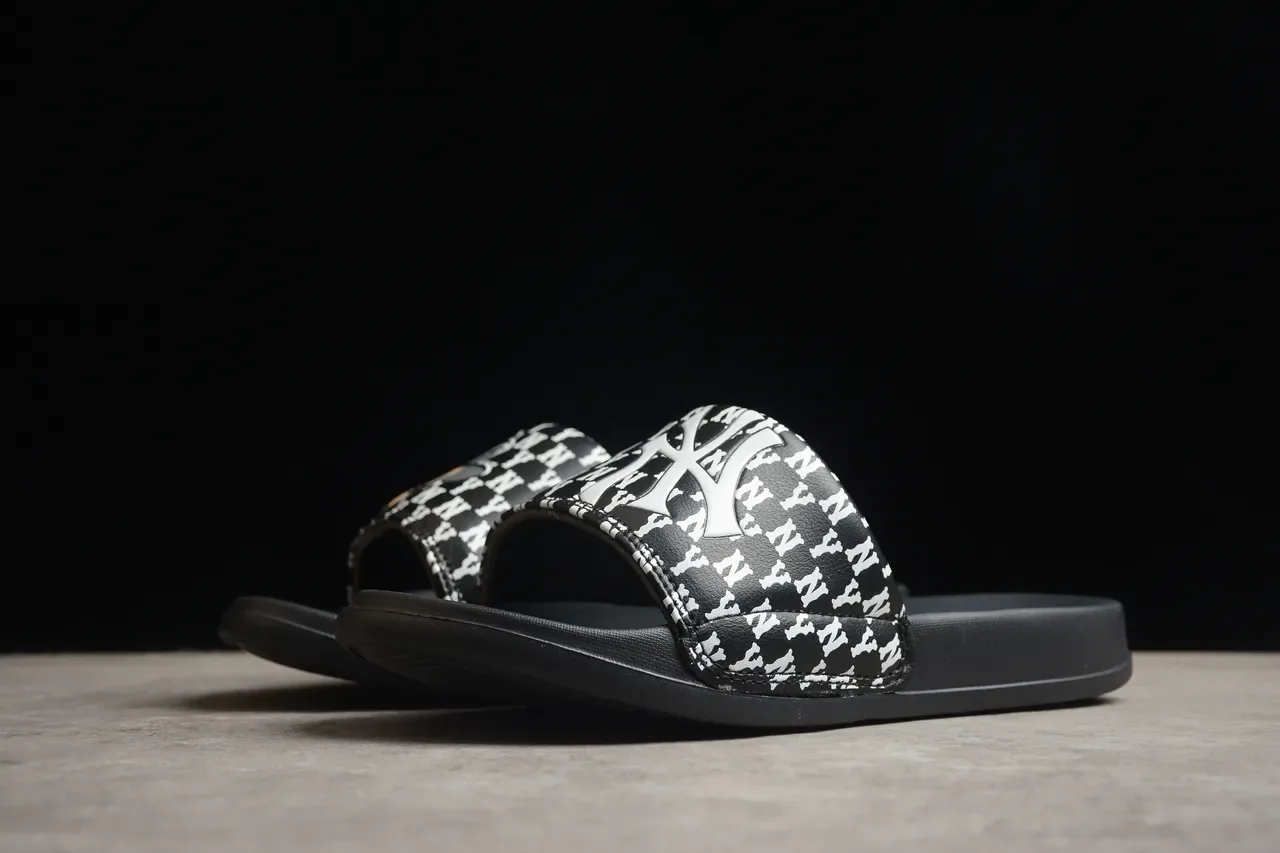 Zapatillas de Casa Negro Blanco Suela de Goma con Tirante Monogramado 13