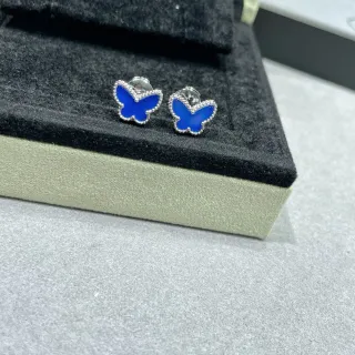 Brincos de tachinha de borboleta de esmalte azul com pavé
