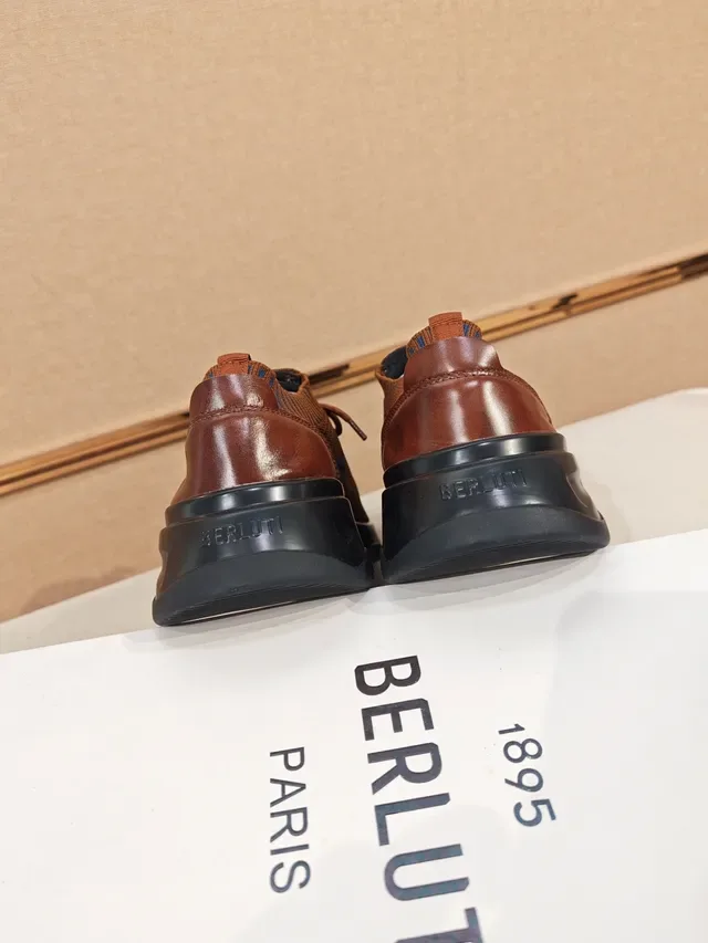 Brown Blue Knit Upper Contrast Piping Sneakers 3