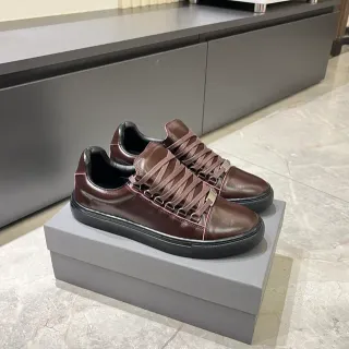 Zapatillas de cuero marrón rosa con suela de plataforma negra