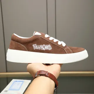 Zapatillas de ante marrón blanco con suela de plataforma