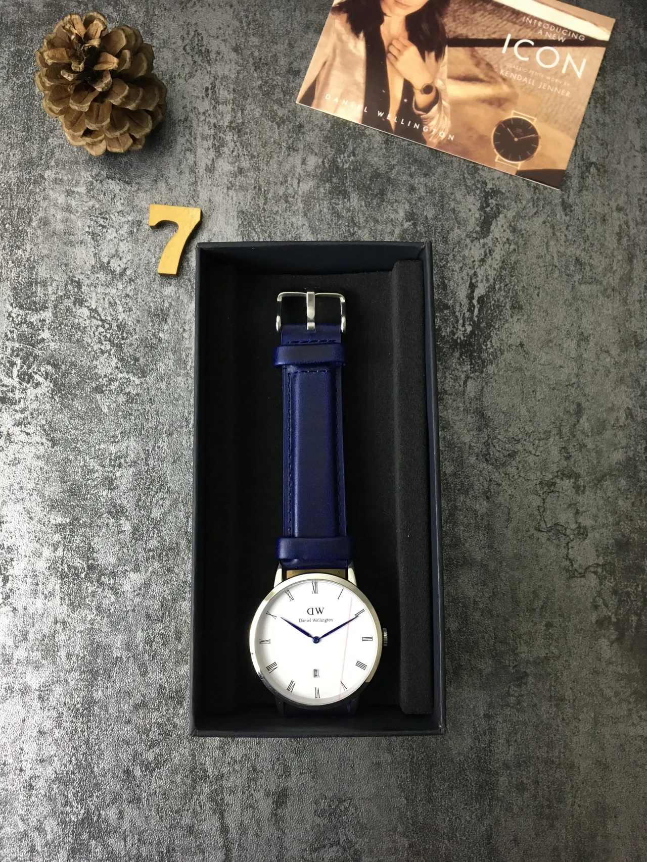 Daniel Wellington 经典蓝白极简薄壳石英手表 2