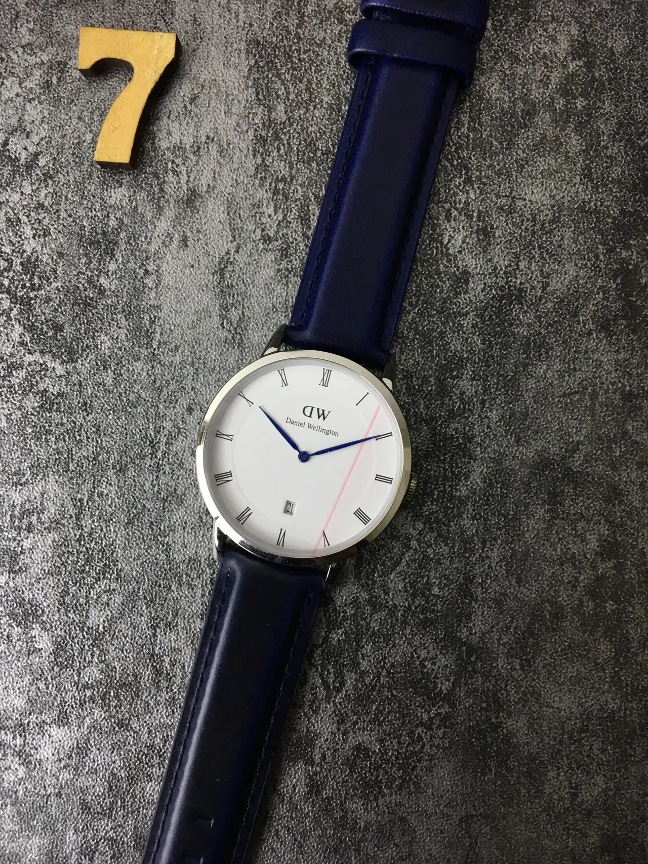 Daniel Wellington 经典蓝白极简薄壳石英手表 4